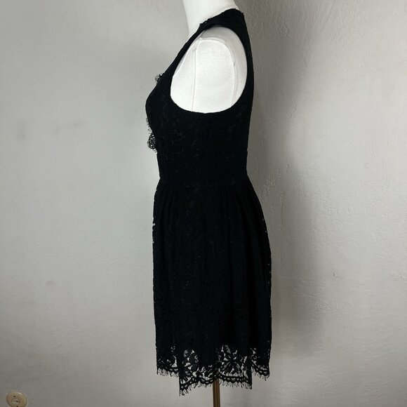 Lulus Mini Dress Black Lace V-Neck In This Moment Skater Sleeveless LBD Size‎ XS - Picture 4 of 10
